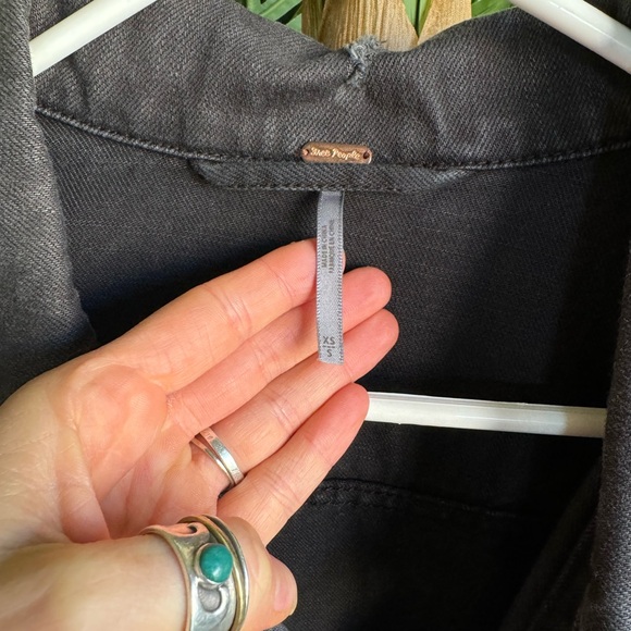 VGUC Free People Oversized Storm Wash Embroidered Black Denim Jacket size XS - Picture 4 of 9